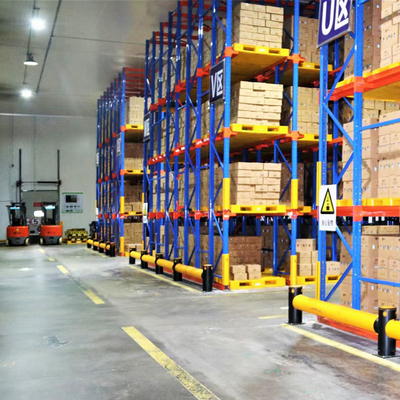 Azionamento tramite scaffalatura Azionamento tramite scaffalatura a pallet pesanti