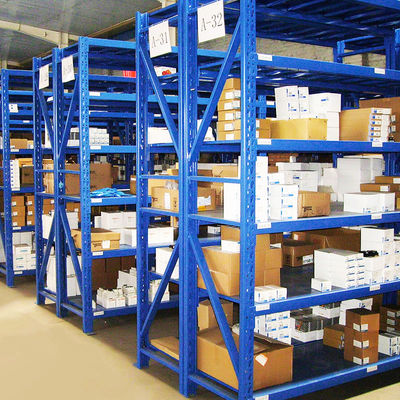 Scaffalature per magazzini con scaffalatura a lunga durata