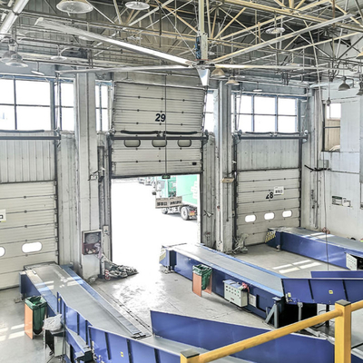 Grandi ventilatori industriali di soffitto per magazzini Grandi ventilatori HVL per fabbriche Serie di ventilatori D