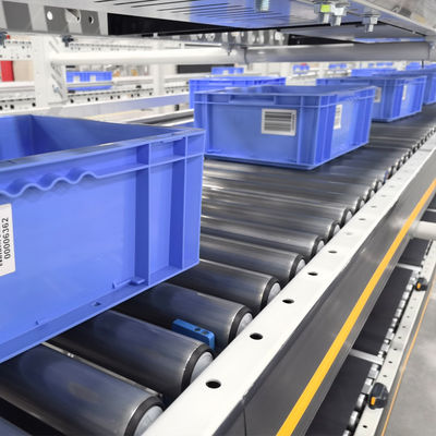 Sistema di smistamento del trasportatore di scatole di cartone Sistema di trasportatore a rulli a gravità flessibile Smistamento logistico Scaffale di stoccaggio in magazzino