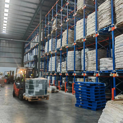 B50: Stoccaggio in magazzino con scaffalature portapallet a navetta radio, navetta a quattro vie, attrezzatura per pallet ad alta velocità, scaffalatura con carrello radio